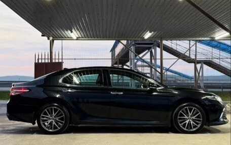 Toyota Camry, 2022 год, 2 890 000 рублей, 4 фотография