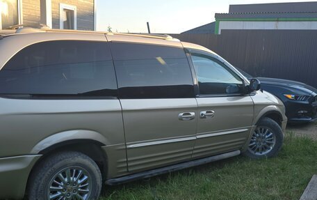 Chrysler Town & Country IV, 2001 год, 650 000 рублей, 2 фотография