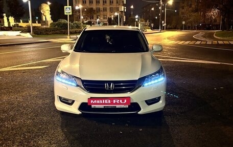 Honda Accord IX рестайлинг, 2013 год, 1 750 000 рублей, 2 фотография