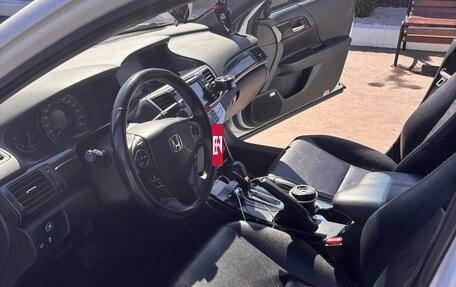 Honda Accord IX рестайлинг, 2013 год, 1 750 000 рублей, 15 фотография