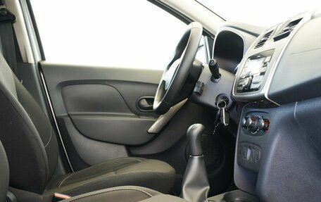 Renault Logan II, 2019 год, 1 050 000 рублей, 10 фотография