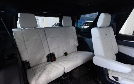 Cadillac Escalade V, 2025 год, 19 390 000 рублей, 30 фотография
