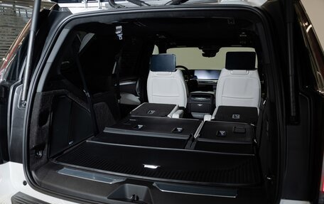 Cadillac Escalade V, 2025 год, 19 390 000 рублей, 32 фотография