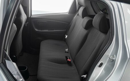 Toyota Vitz, 2017 год, 999 000 рублей, 7 фотография