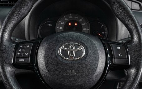 Toyota Vitz, 2017 год, 999 000 рублей, 12 фотография