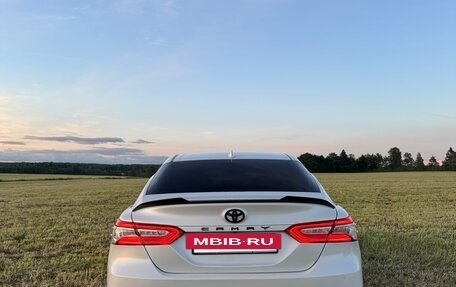 Toyota Camry, 2020 год, 2 620 000 рублей, 4 фотография