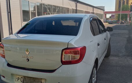 Renault Logan II, 2016 год, 450 000 рублей, 5 фотография