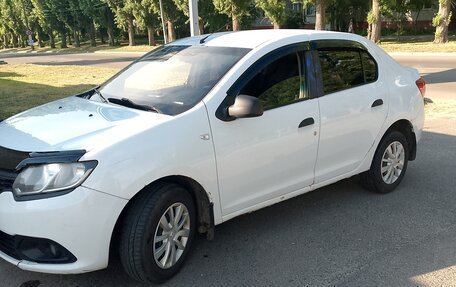Renault Logan II, 2016 год, 450 000 рублей, 4 фотография
