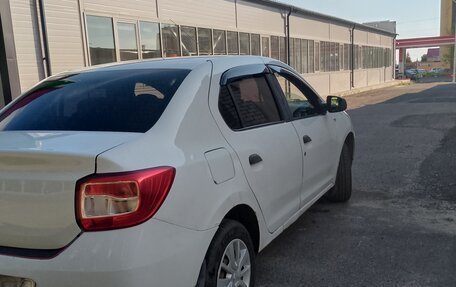 Renault Logan II, 2016 год, 450 000 рублей, 3 фотография