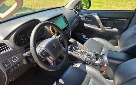 Mitsubishi Pajero Sport III рестайлинг, 2019 год, 4 000 000 рублей, 8 фотография