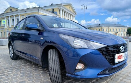 Hyundai Solaris II рестайлинг, 2021 год, 1 870 000 рублей, 3 фотография
