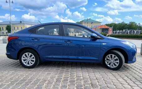 Hyundai Solaris II рестайлинг, 2021 год, 1 870 000 рублей, 4 фотография