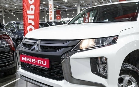 Mitsubishi L200 IV рестайлинг, 2022 год, 3 199 000 рублей, 2 фотография