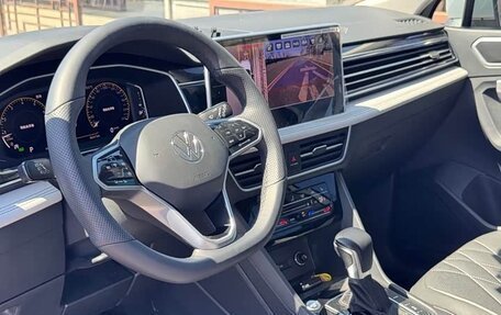 Volkswagen Tiguan II, 2023 год, 2 370 000 рублей, 4 фотография
