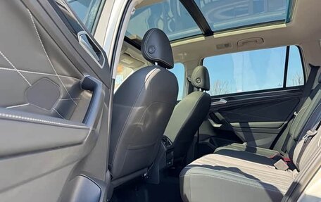 Volkswagen Tiguan II, 2023 год, 2 370 000 рублей, 9 фотография
