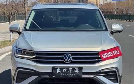 Volkswagen Tiguan II, 2023 год, 2 370 000 рублей, 2 фотография