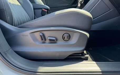 Volkswagen Tiguan II, 2023 год, 2 370 000 рублей, 8 фотография