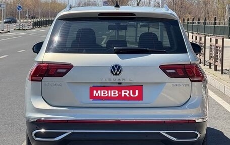 Volkswagen Tiguan II, 2023 год, 2 370 000 рублей, 3 фотография