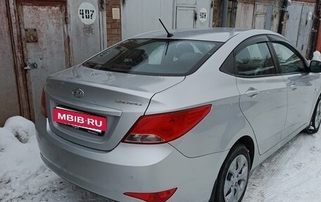 Hyundai Solaris II рестайлинг, 2015 год, 900 000 рублей, 4 фотография