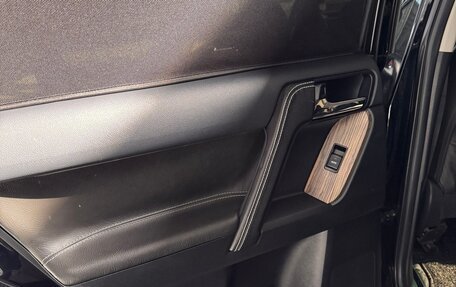Toyota Land Cruiser Prado 150 рестайлинг 2, 2020 год, 4 987 654 рублей, 12 фотография