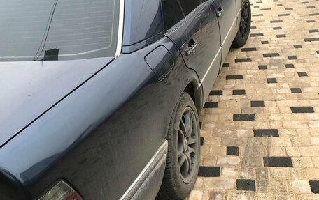 Mercedes-Benz E-Класс, 1995 год, 1 600 000 рублей, 3 фотография