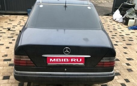 Mercedes-Benz E-Класс, 1995 год, 1 600 000 рублей, 2 фотография