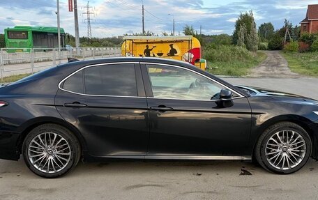 Toyota Camry, 2019 год, 2 500 000 рублей, 4 фотография