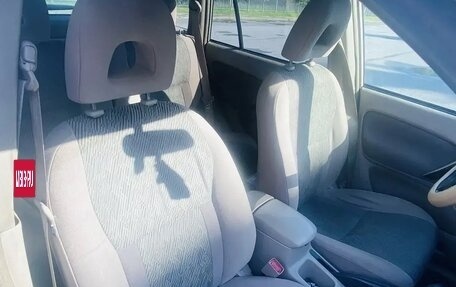 Toyota RAV4, 2001 год, 560 000 рублей, 4 фотография