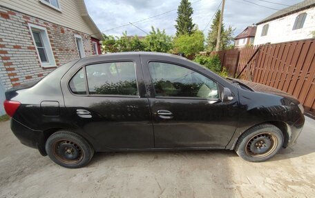 Renault Logan II, 2016 год, 650 000 рублей, 3 фотография