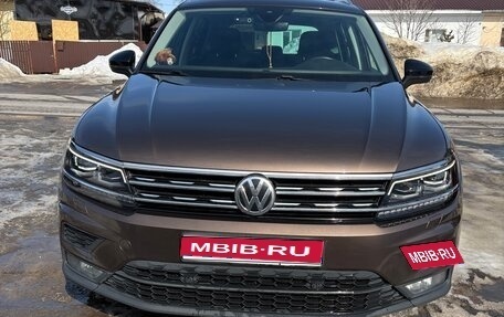 Volkswagen Tiguan II, 2019 год, 2 959 000 рублей, 1 фотография