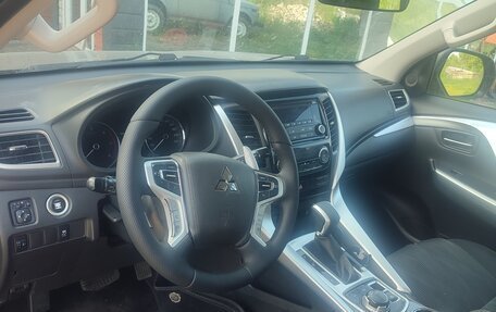 Mitsubishi Pajero Sport III рестайлинг, 2018 год, 1 850 000 рублей, 5 фотография