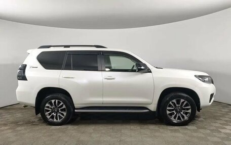 Toyota Land Cruiser Prado 150 рестайлинг 2, 2022 год, 5 500 000 рублей, 4 фотография