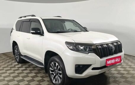 Toyota Land Cruiser Prado 150 рестайлинг 2, 2022 год, 5 500 000 рублей, 3 фотография