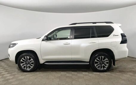 Toyota Land Cruiser Prado 150 рестайлинг 2, 2022 год, 5 500 000 рублей, 8 фотография