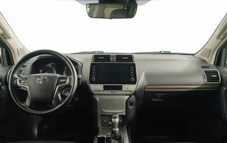 Toyota Land Cruiser Prado 150 рестайлинг 2, 2022 год, 5 500 000 рублей, 16 фотография