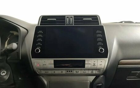 Toyota Land Cruiser Prado 150 рестайлинг 2, 2022 год, 5 500 000 рублей, 17 фотография