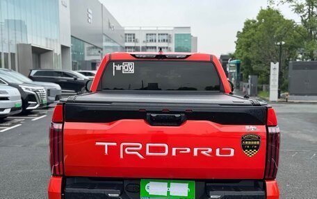 Toyota Tundra, 2023 год, 6 575 000 рублей, 8 фотография