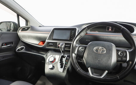 Toyota Sienta II, 2016 год, 1 299 000 рублей, 8 фотография