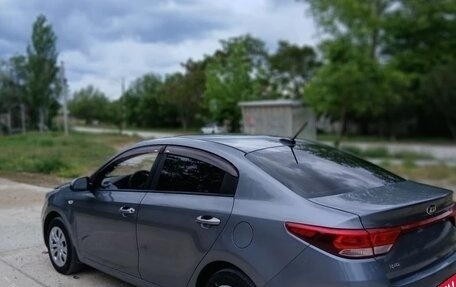 KIA Rio IV, 2017 год, 1 000 000 рублей, 2 фотография