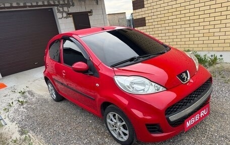 Peugeot 107 I рестайлинг, 2011 год, 487 000 рублей, 2 фотография