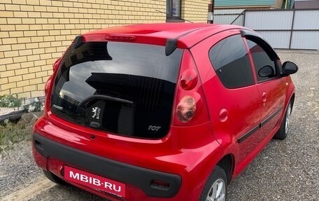 Peugeot 107 I рестайлинг, 2011 год, 487 000 рублей, 3 фотография