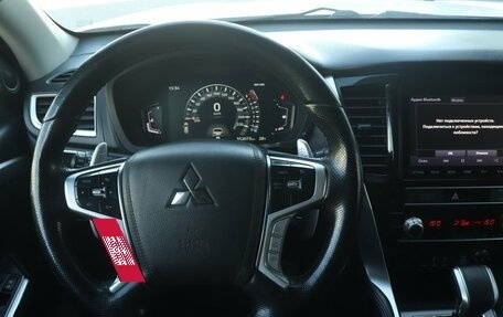 Mitsubishi Pajero Sport III рестайлинг, 2022 год, 2 990 000 рублей, 7 фотография