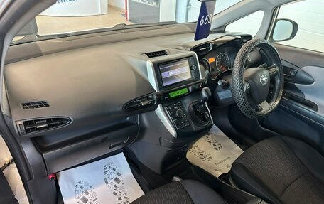 Toyota Wish II, 2011 год, 1 379 000 рублей, 13 фотография