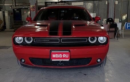 Dodge Challenger III рестайлинг 2, 2016 год, 5 500 000 рублей, 1 фотография