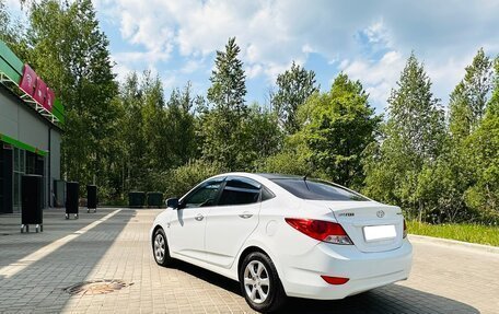 Hyundai Solaris II рестайлинг, 2012 год, 860 000 рублей, 5 фотография