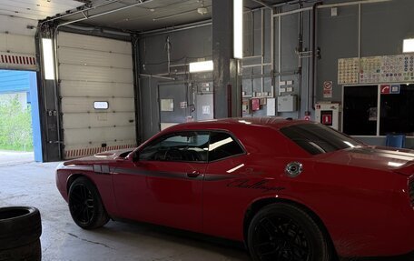 Dodge Challenger III рестайлинг 2, 2016 год, 5 500 000 рублей, 5 фотография