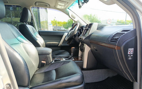 Toyota Land Cruiser Prado 150 рестайлинг 2, 2011 год, 2 950 000 рублей, 13 фотография