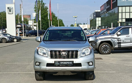 Toyota Land Cruiser Prado 150 рестайлинг 2, 2011 год, 2 950 000 рублей, 2 фотография