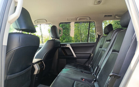 Toyota Land Cruiser Prado 150 рестайлинг 2, 2011 год, 2 950 000 рублей, 15 фотография