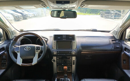 Toyota Land Cruiser Prado 150 рестайлинг 2, 2011 год, 2 950 000 рублей, 17 фотография